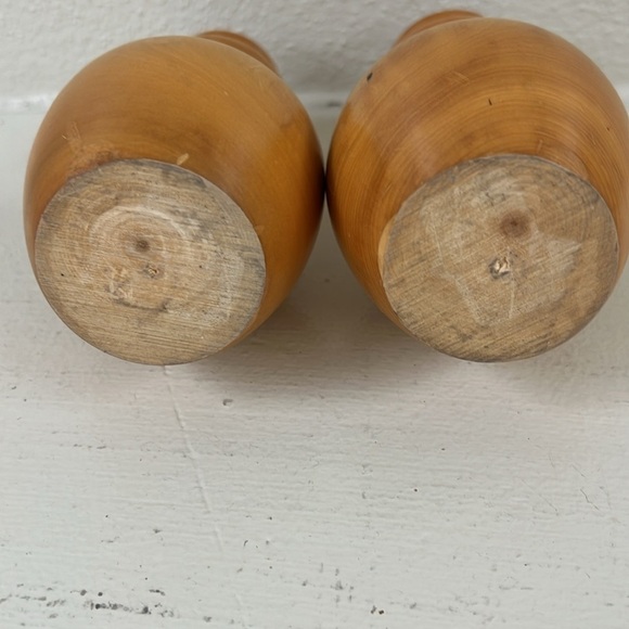 Two Small Wooden Candle Holders - Picture 3 of 3